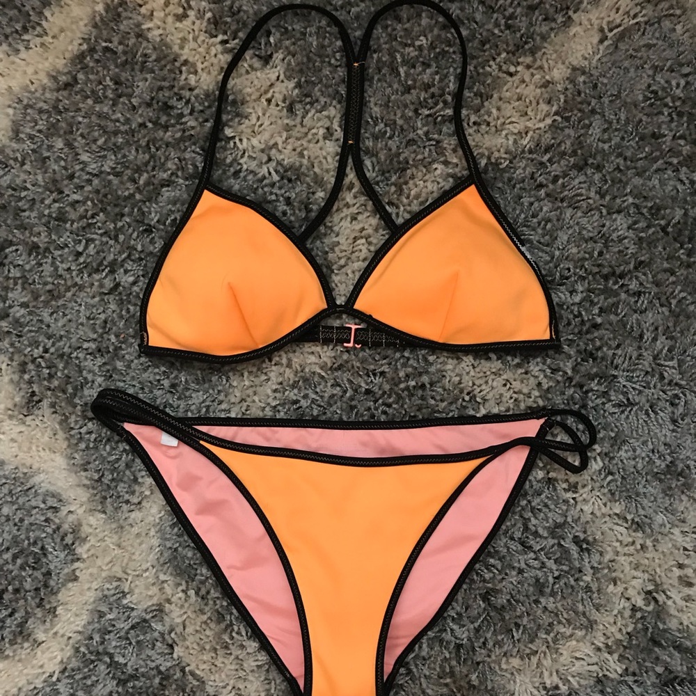 Victoria’s Secret bikini